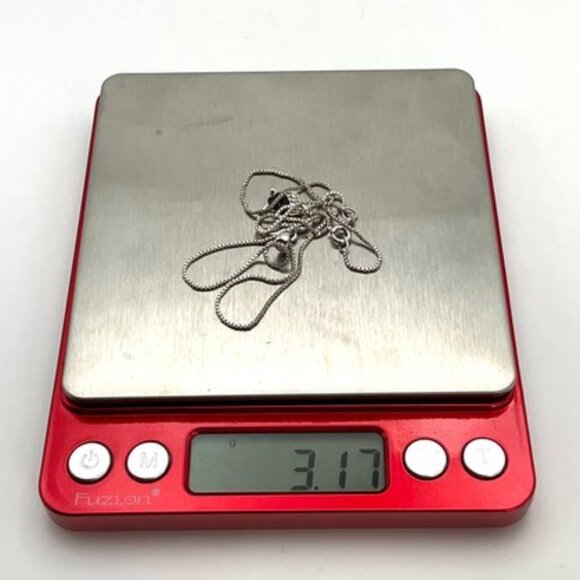 Cat Heart Pendant on a 16" Silver Chain. Stamped 925 - Picture 6 of 6